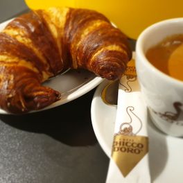 Croissant et café - boulangerie - Le Virage